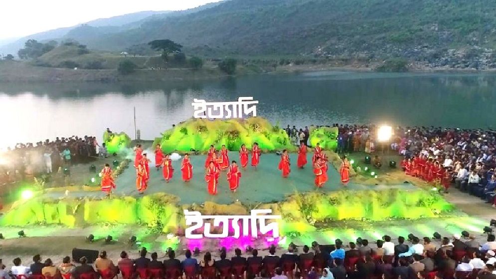 বুড়িগঙ্গার তীরে ধারণ করা বিশেষ ‘ইত্যাদি’ আবার পর্দায়