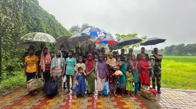 দর্শনা সীমান্তে নারী-শিশুসহ ১৫ বাংলাদেশিকে হস্তান্তর