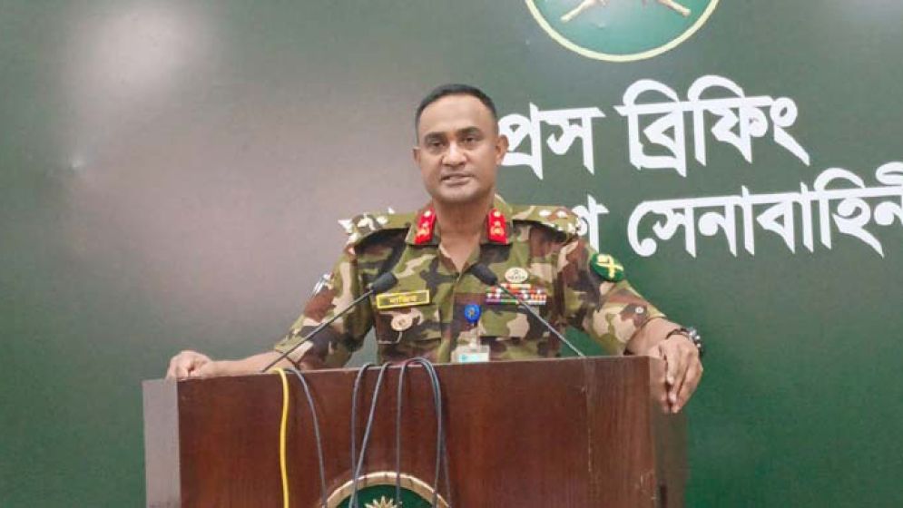 আ.লীগ কর্মীদের প্রশিক্ষণের অভিযোগ, সেনা হেফাজতে মেজর সাদিক
