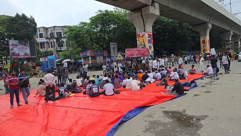 জুলাই সনদ বাস্তবায়নের দাবিতে আজও শাহবাগ অবরোধ
