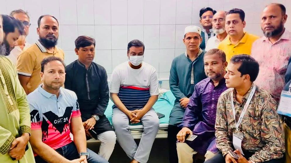 সাংবাদিক কাদের গনি চৌধুরীর শারীরিক অবস্থা উন্নতির দিকে