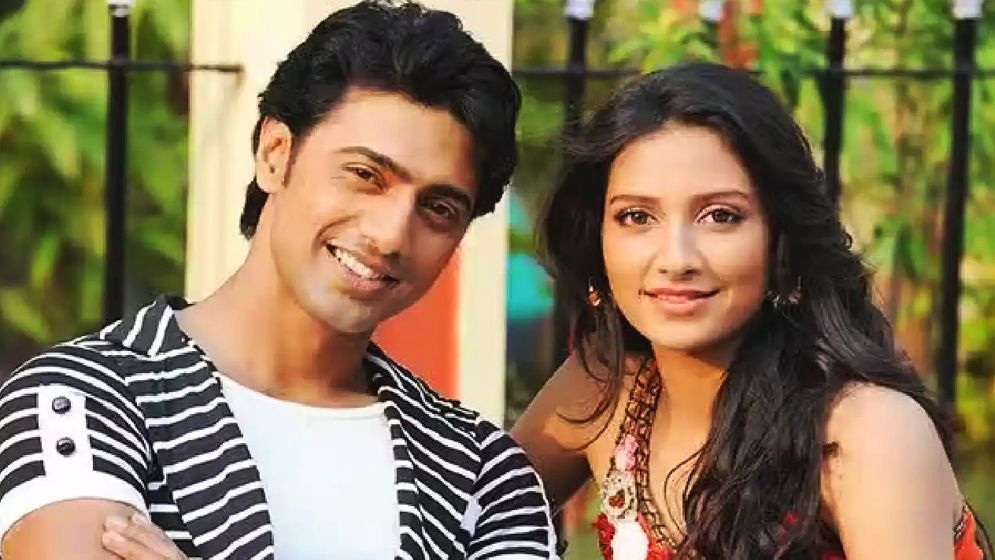 যে কারণে ভেঙে যায় দেব-শুভশ্রীর প্রেম