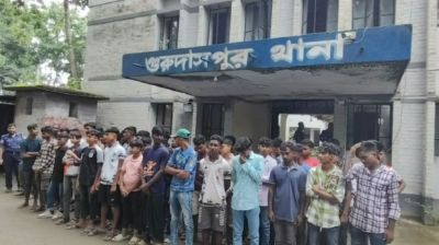 নাটোরে ডিজে পার্টির ট্রাক থেকে ৫৭ কিশোর আটক