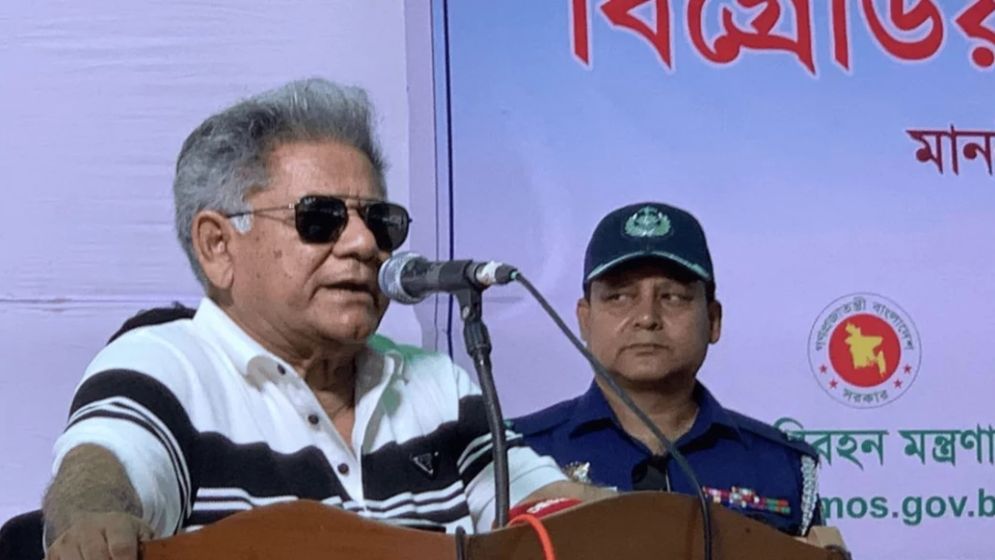 সুলতানগঞ্জ নদীবন্দর পরিদর্শনে নৌপরিবহণ উপদেষ্টা