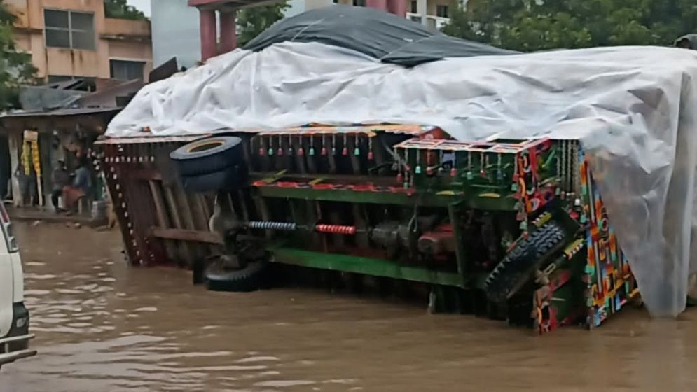 বাঘায় মহাসড়ক যেন মৃত্যুফাঁদ