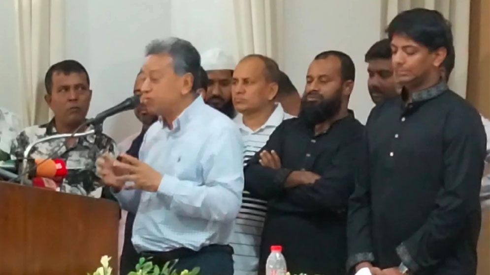 সংসদের বাইরে সংবিধান সংশোধনের কোনো সুযোগ নেই: আমির খসরু