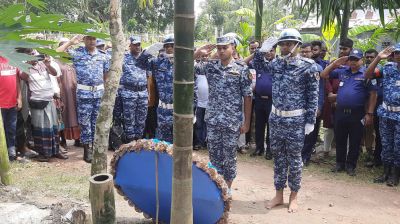 ফাতেমার কবরে বিমানবাহিনী প্রধানের শ্রদ্ধা