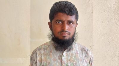 জুলাই বিপ্লব: গলায় গুলি নিয়ে যন্ত্রণায় দিন কাটছে সাইফুলের