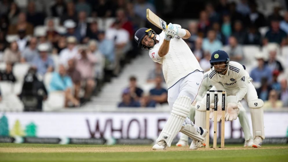 ইতিহাস গড়ার পথে ইংল্যান্ড, হতাশ ভারত