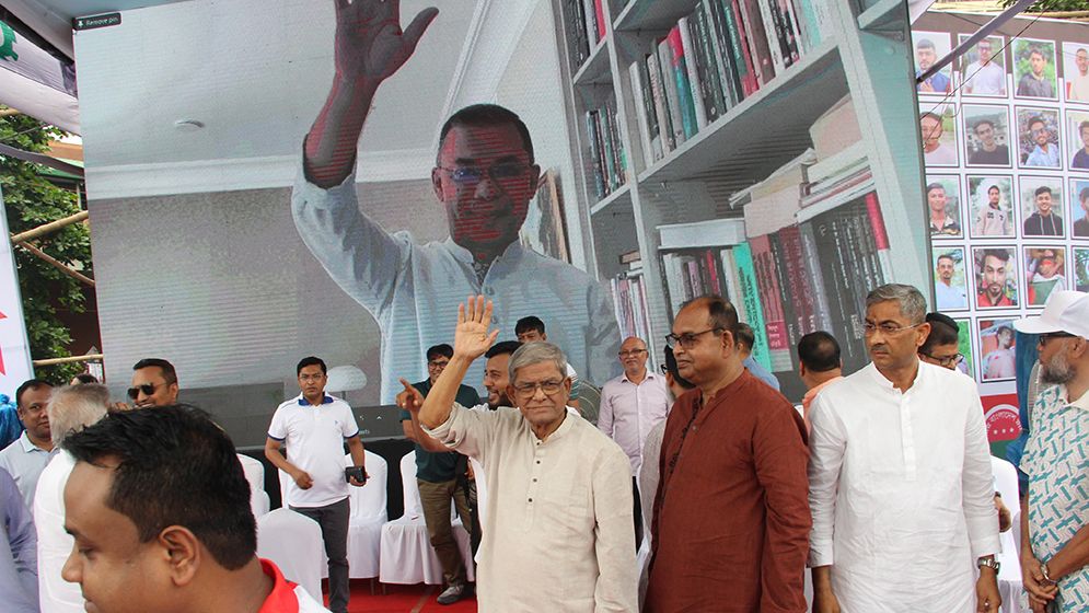 শাহবাগে ছাত্রদলের সমাবেশে নেতাকর্মীদের ঢল