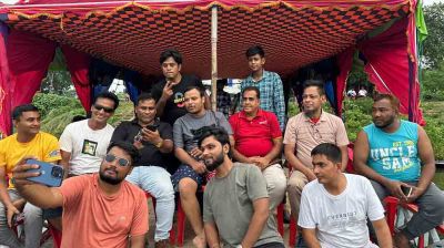 গাজীপুরে যুগান্তর স্বজনদের নিয়ে সাংবাদিকদের নৌকা ভ্রমণ