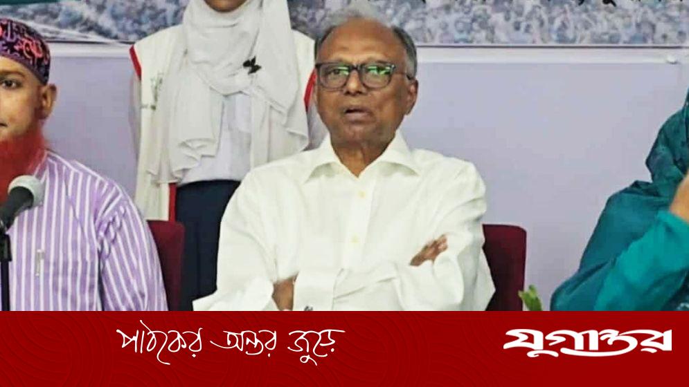 রাজনৈতিক ঐক্যের অভাবে ফেরার স্বপ্ন দেখছে ফ্যাসিবাদ: মাহমুদুর রহমান