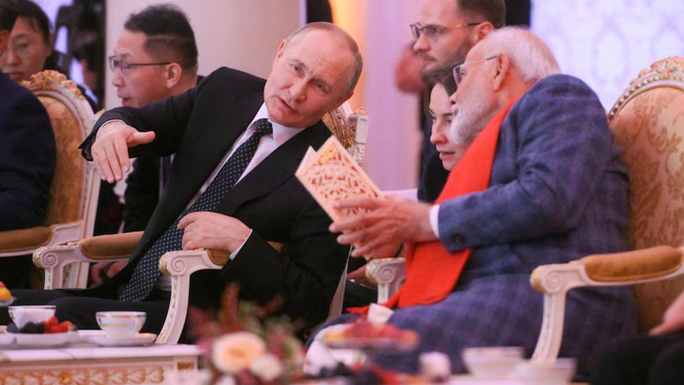 ইউক্রেন যুদ্ধ চালাতে রাশিয়াকে অর্থায়ন করছে ভারত, দাবি ট্রাম্প সহযোগীর