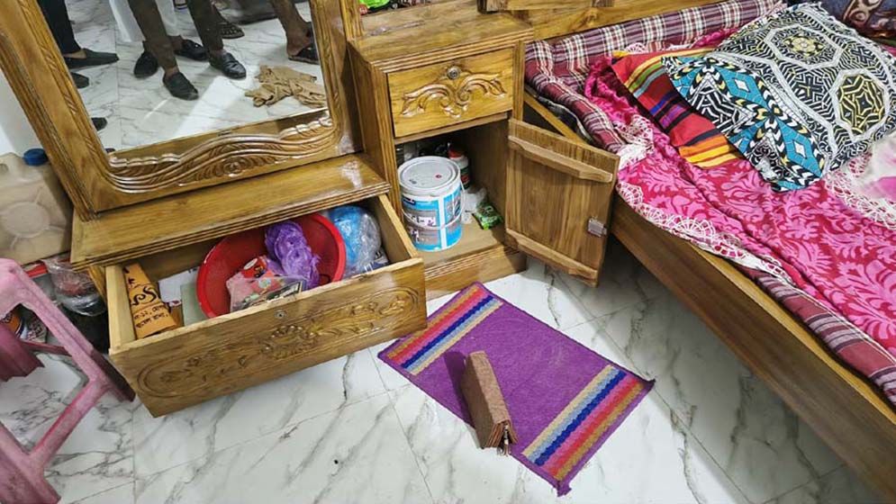 সোনারগাঁয়ে এক সরকারি চাকরিজীবীর বাড়িতে চুরি