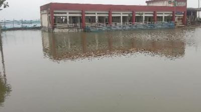 দেড় মাস ধরে পানির নিচে স্কুলমাঠ