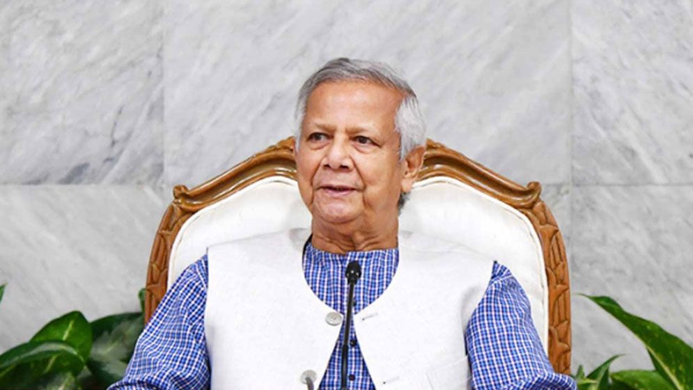 জাতির উদ্দেশ্যে ভাষণ দিচ্ছেন প্রধান উপদেষ্টা