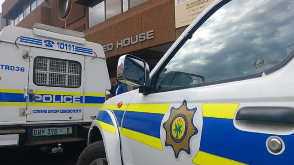 দক্ষিণ আফ্রিকায় বাংলাদেশির মামলায় ১০ পুলিশ গ্রেফতার