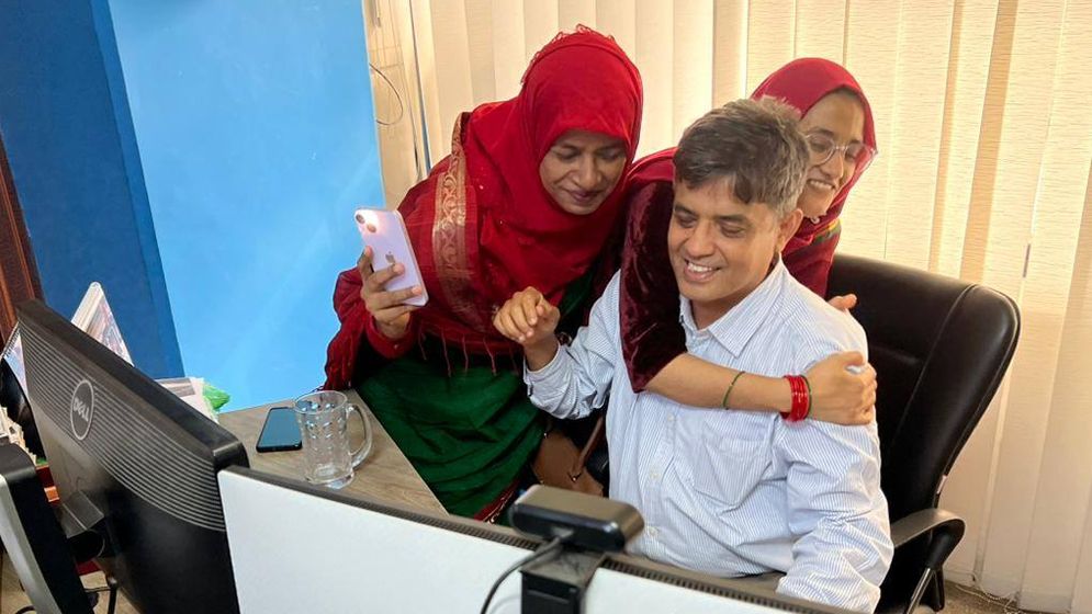 হাসিনার পালানোর খবর প্রথম যেভাবে পেয়েছিলেন এএফপির শফিকুল