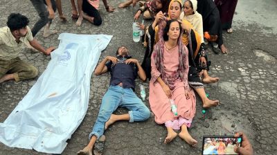 ছেলের লাশ নিয়ে মহাসড়ক অবরোধ করলেন মা