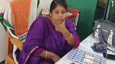 শেখ মুজিবের ছবি টাঙানো সেই প্রধান শিক্ষিকা বরখাস্ত