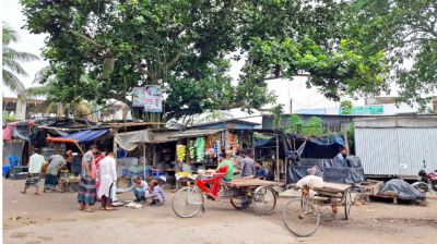 প্রশাসনের মাইকিং নির্দেশনা উপেক্ষা, অবৈধ স্থাপনা বহাল