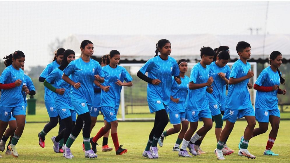 বাংলাদেশের মেয়েদের লাওস-পরীক্ষা