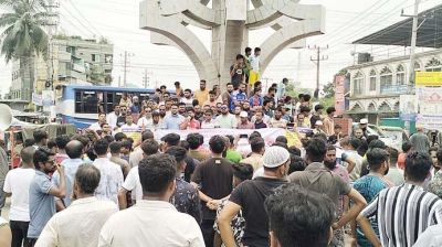 পিকনিকের লঞ্চে হামলায় ঢাকা-সিলেট সড়ক অবরোধ