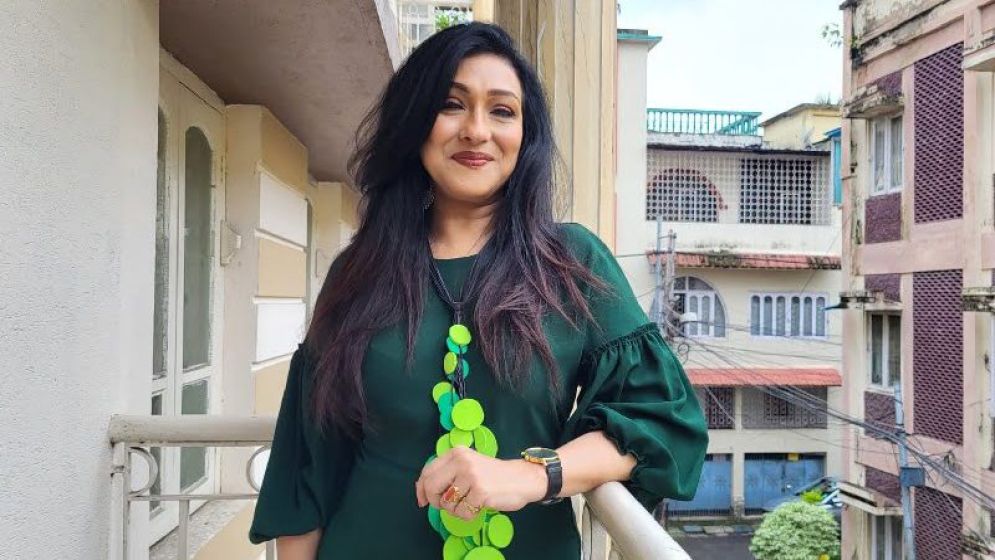 ঋতুপর্ণায় মুগ্ধ মদন মিত্র