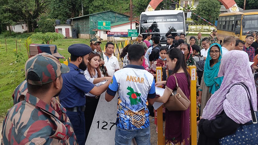 তামাবিল দিয়ে নারীসহ ২২ বাংলাদেশিকে ফেরত পাঠাল ভারত