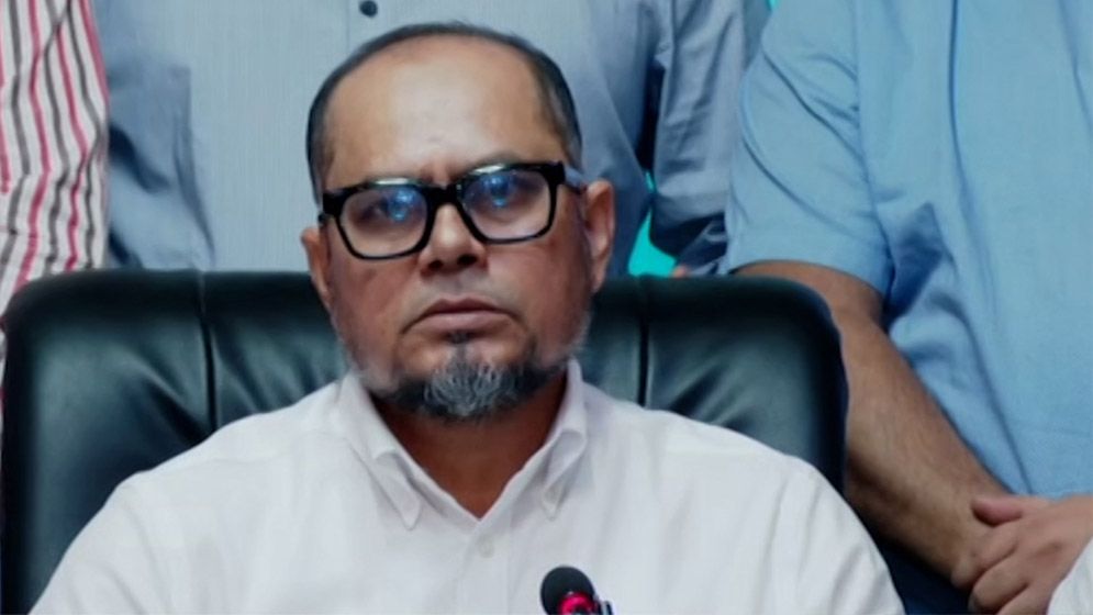 গাজীপুর মেট্রোপলিটন পুলিশের কমিশনার (জিএমপি) ডিআইজি ড. মো. নাজমুল করিম খান।