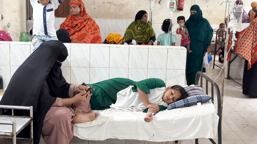 পাথরঘাটায় ‘বিষমিশ্রিত’ পানি পানে ৫ স্কুলছাত্রী হাসপাতালে