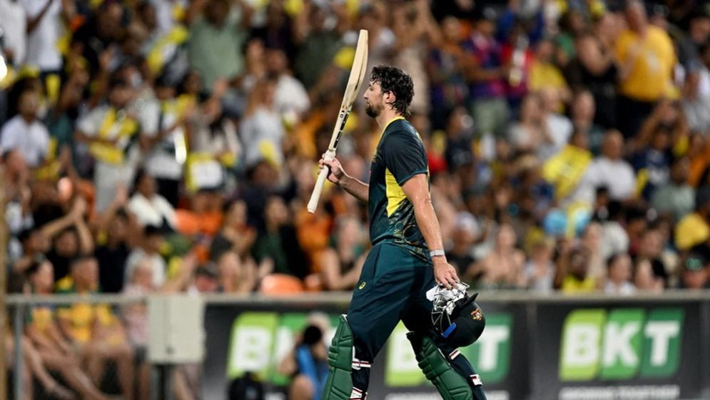 ছক্কাবাজ অস্ট্রেলিয়া!