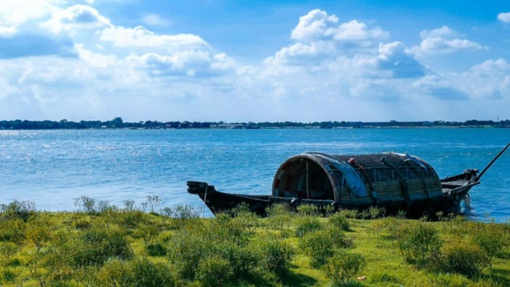 মায়ার টানে মায়াদ্বীপ