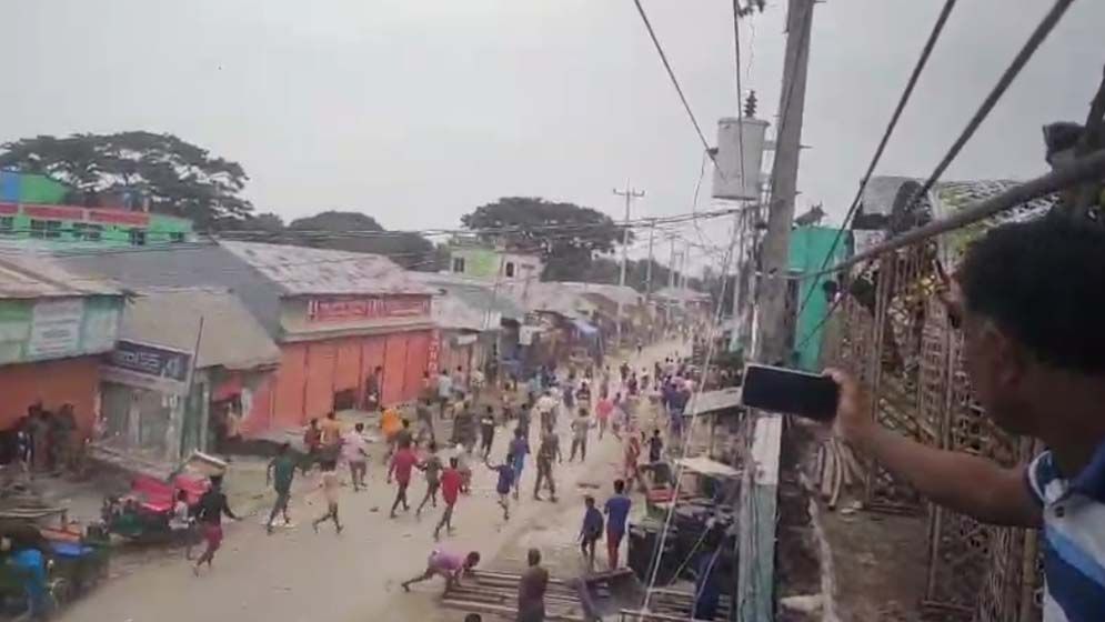 নদী থেকে বালু উত্তোলন নিয়ে বিএনপি-যুবদল সংঘর্ষে আহত ২৫