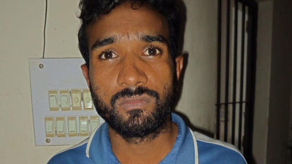 রাজৈর থানা চত্বর থেকে পলাতক আসামি গ্রেফতার