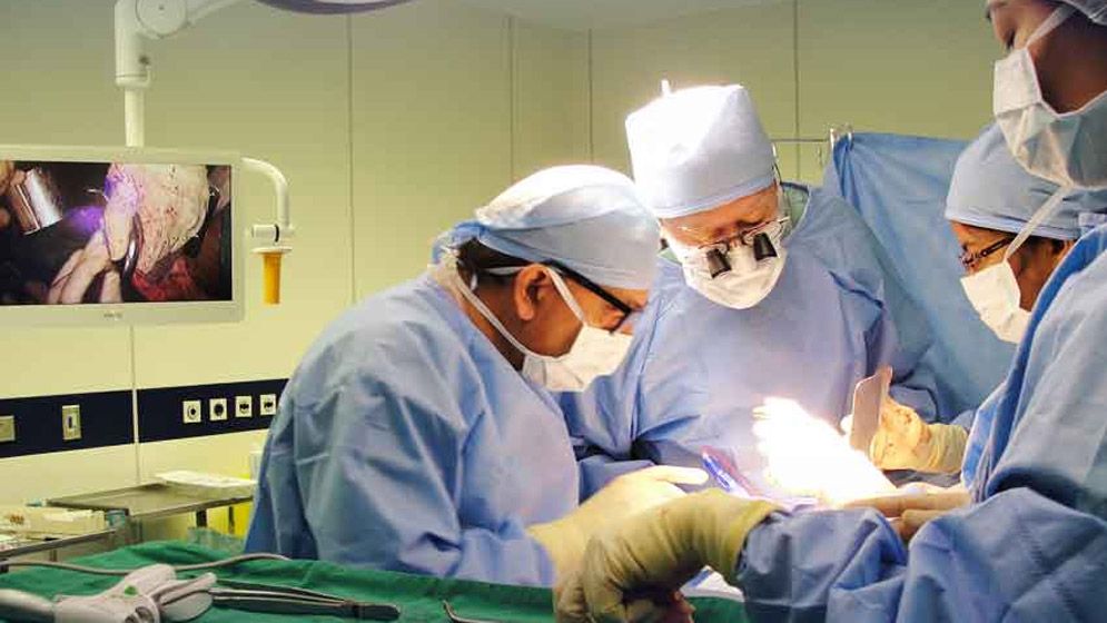 নিজের লিভার দিয়ে সতীনকে বাঁচালেন সৌদি নারী