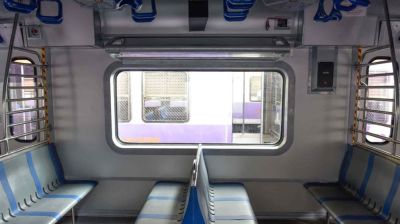 কলকাতায় প্রথম লোকাল এসি ট্রেন চালু