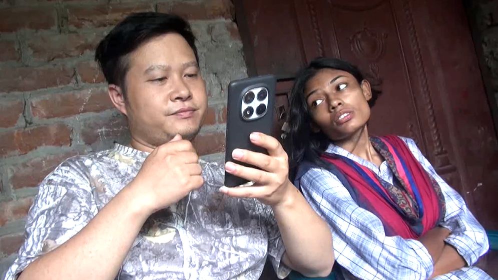 গুগল ট্রান্সলেটরই এখন তাদের ভরসা!