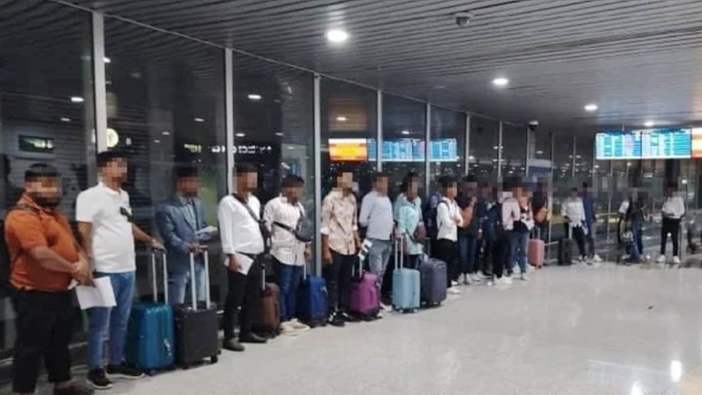 মালয়েশিয়ায় একদিনে দুই শতাধিক বিদেশিকে প্রবেশে বাধা, তালিকার শীর্ষে বাংলাদেশিরা