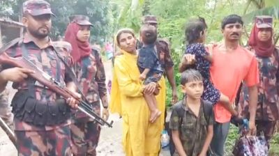 আটক ৫ বাংলাদেশিকে ফেরত দিল বিএসএফ