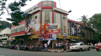 পশ্চিমবঙ্গের সিনেমা হলে প্রাইম টাইমে একটি বাংলা সিনেমা দেখানোর আদেশ