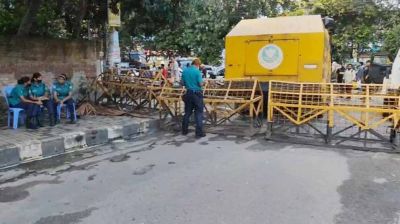 ১৫ আগস্ট ঘিরে ধানমন্ডি ৩২ নম্বরে পুলিশের নিরাপত্তা জোরদার