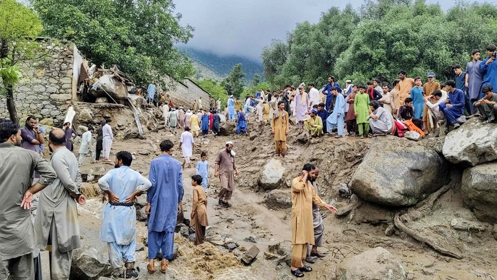 পাকিস্তানে আকস্মিক বন্যা-ভূমিধসে মৃতের সংখ্যা বেড়ে ২৫৬