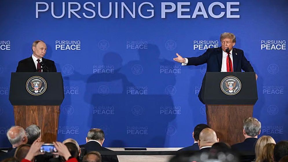 বৈঠক শেষে যৌথ সংবাদ সম্মেলনে যে বার্তা দিলেন ট্রাম্প ও পুতিন