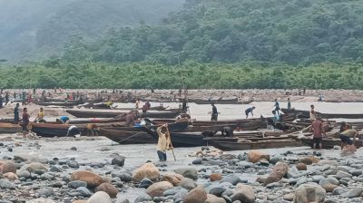 সাদাপাথরে লুটপাটের ঘটনায় মামলা, আসামি দেড় হাজার