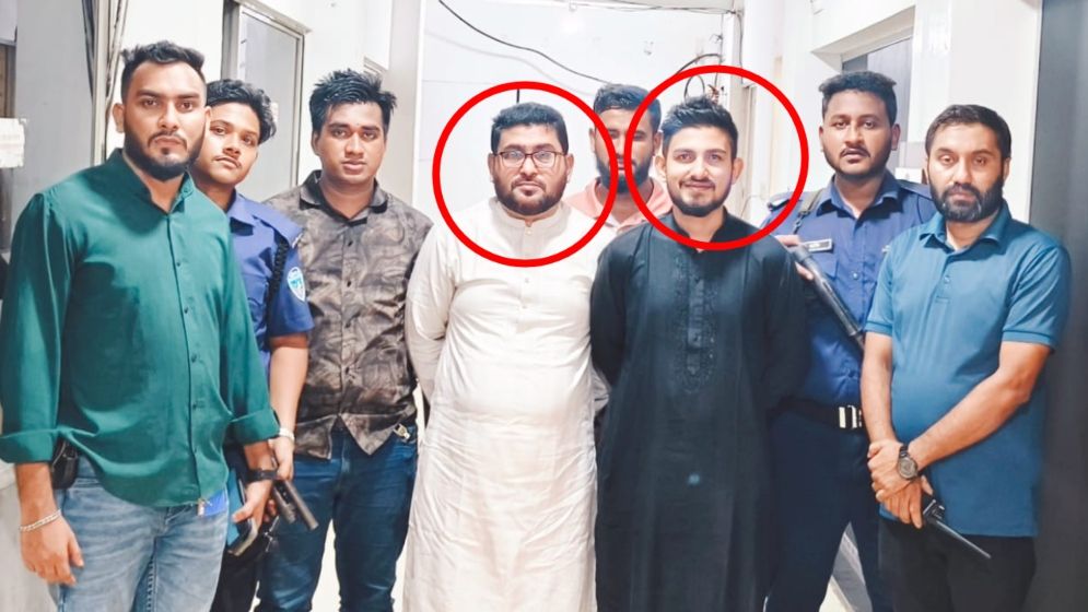 মার্ক করা সাবেক চেয়ারম্যান জসিম উদ্দিন ও তার ছেলে হাসান নিহাল। ছবি: যুগান্তর