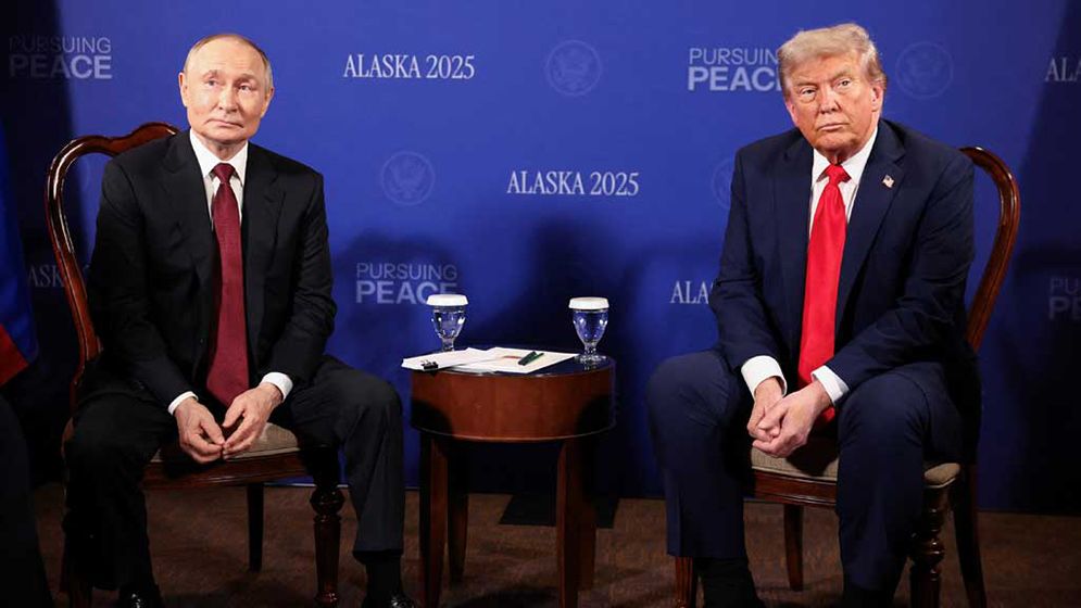 দুই শীর্ষ নেতার বৈঠকের দিকে তাকিয়ে সারা বিশ্ব