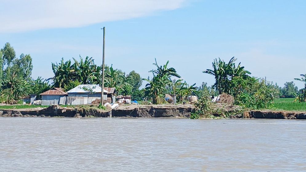 কুড়িগ্রামে ৫ ঘণ্টায় ১৫ বাড়ি বিলীন