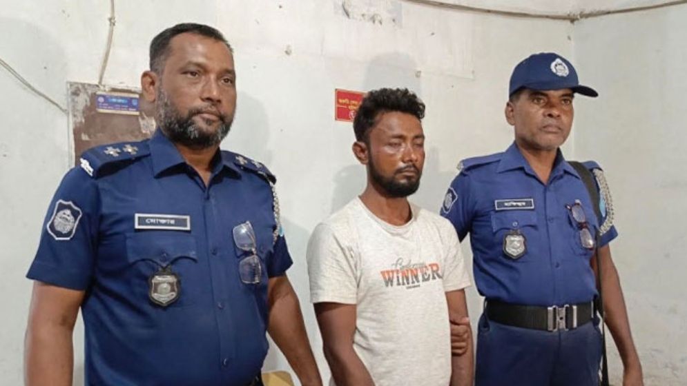 গ্রেফতার তুহিন শেখ। ছবি: যুগান্তর