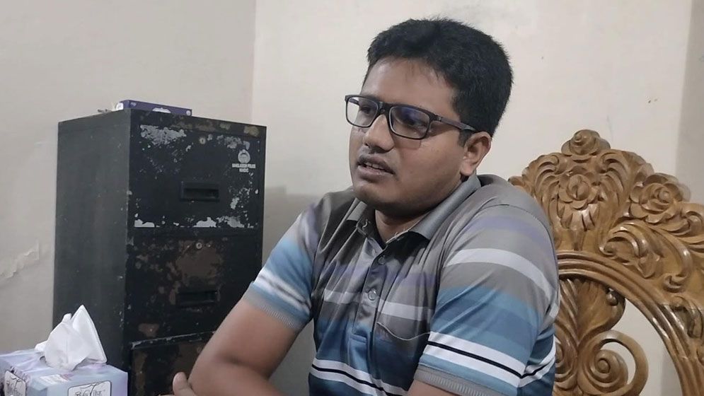 ফ্রি ইন্টারনেটের জন্য যবুককে পিটিয়ে জখম এসআইয়ের